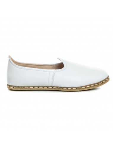 Men's White Slip On Shoes Dans la société mordern