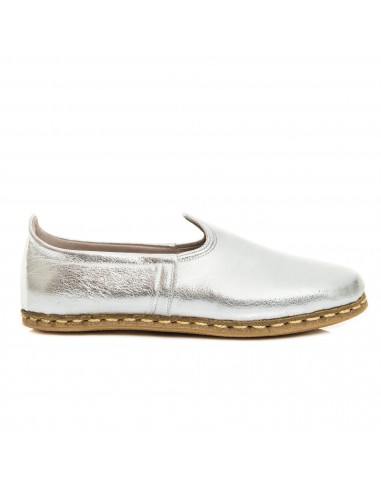 Women's Silver Slip On Shoes brillant des détails fins